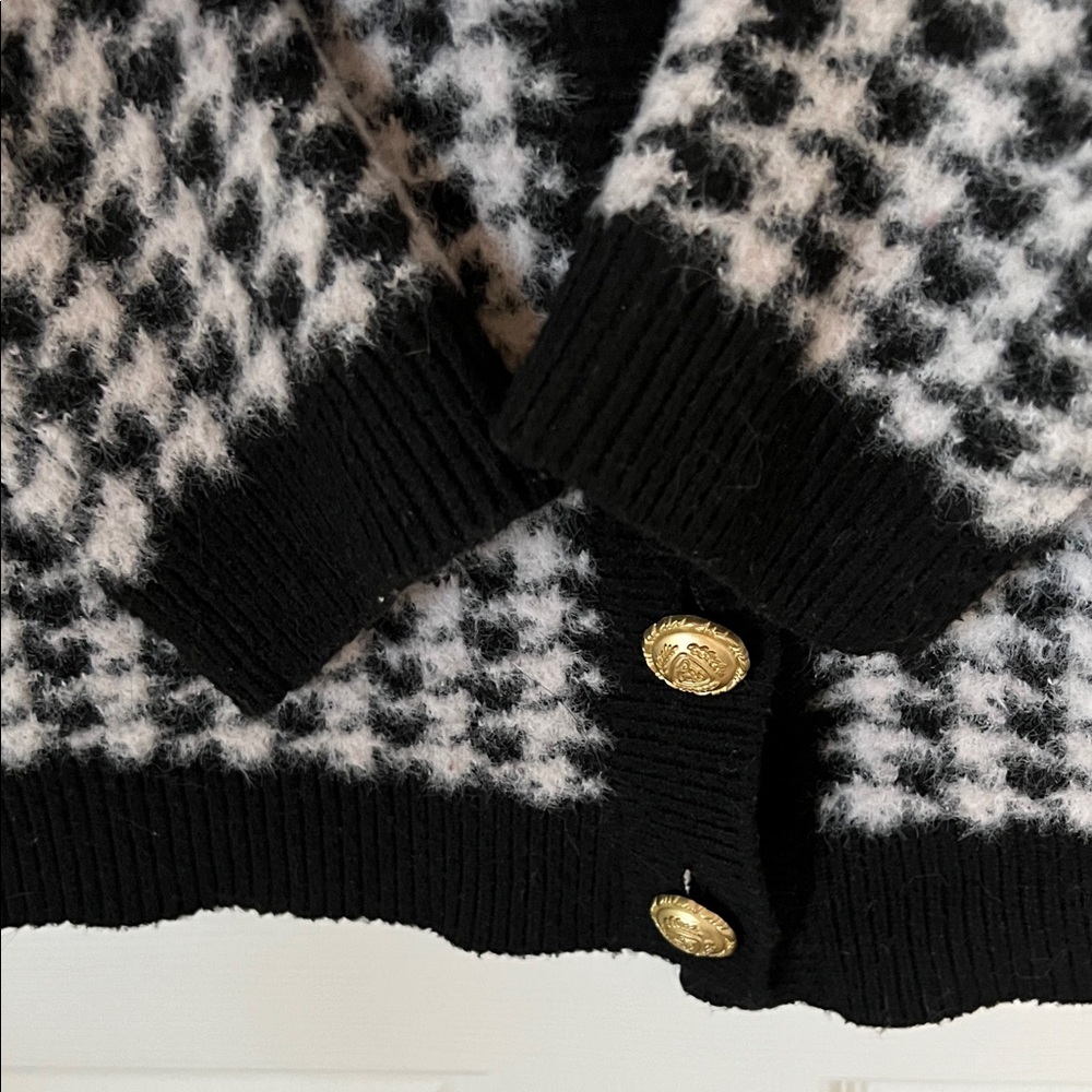 Tahari Black and White Houndstooth Cardigan - Picture 5 of 6